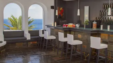 Hotel Peninsula Resort & Spa