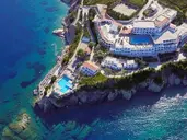 Hotel Peninsula Resort & Spa