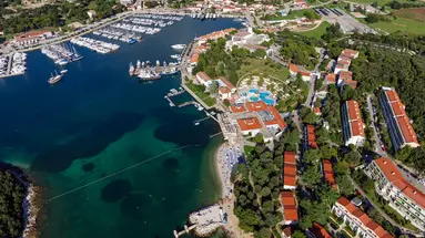HOTEL PINETA***