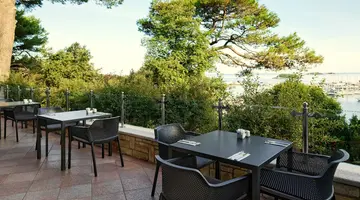 HOTEL PINETA***