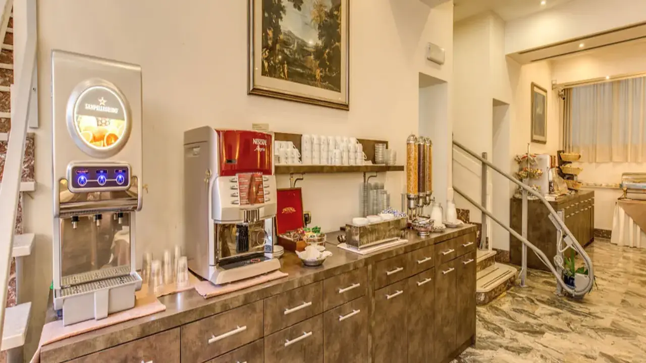 Hotel Pinewood Roma