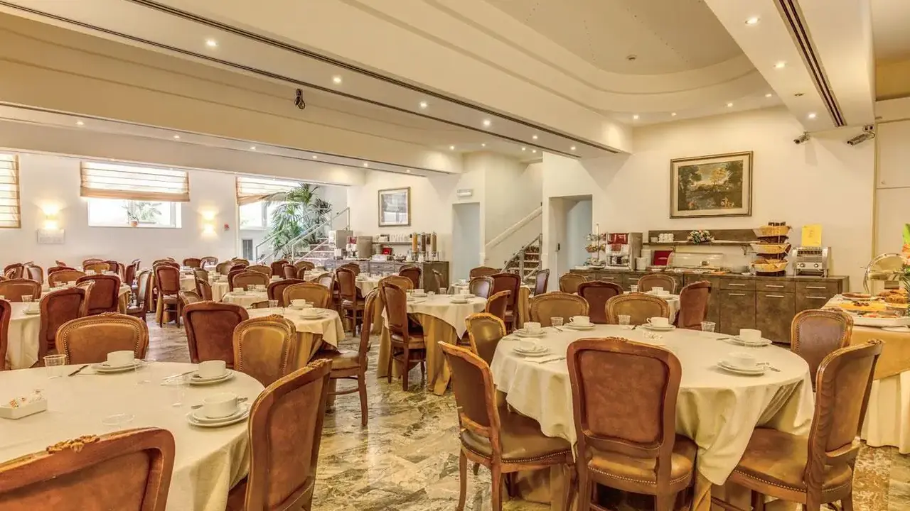Hotel Pinewood Roma