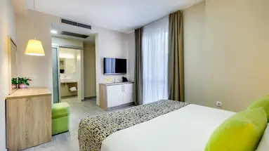 HOTEL PINIJA****