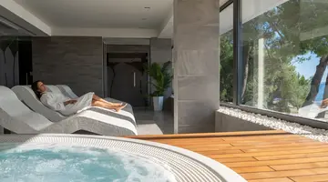 HOTEL PINIJA****