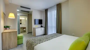 HOTEL PINIJA****
