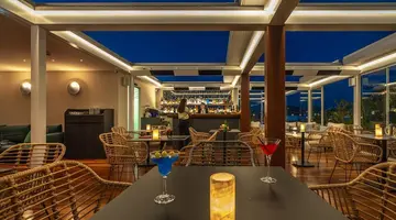 HOTEL PLAKA
