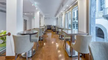 HOTEL PLAKA
