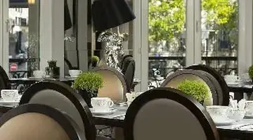 Hotel Plaza Elysees