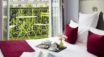 Hotel Plaza Elysees