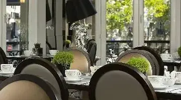 Hotel Plaza Elysees