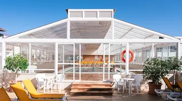 Hotel Port Fiesta Park