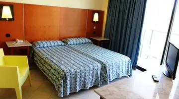 Hotel Port Fiesta Park