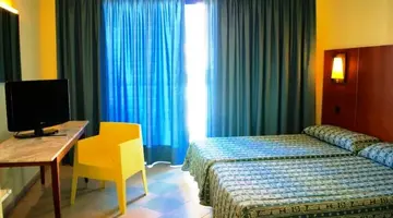 Hotel Port Fiesta Park