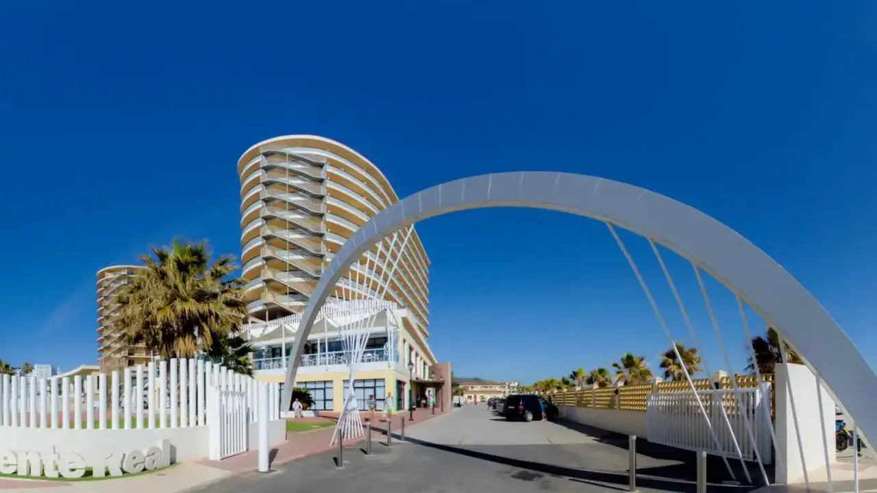Hotel Puente Real