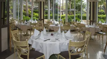 Hotel Puerto Palace