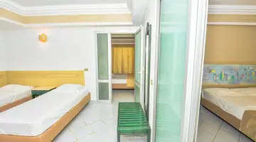 Hotel Pyramides