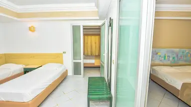 Hotel Pyramides