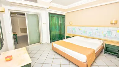 Hotel Pyramides