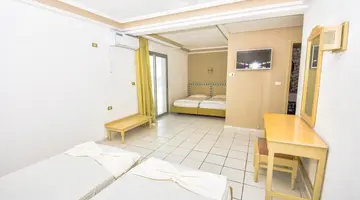 Hotel Pyramides