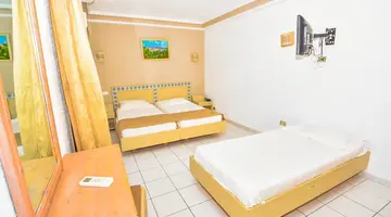 Hotel Pyramides