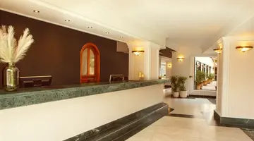 Hotel Ramada Attica Riviera