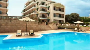 Hotel Ramada Attica Riviera