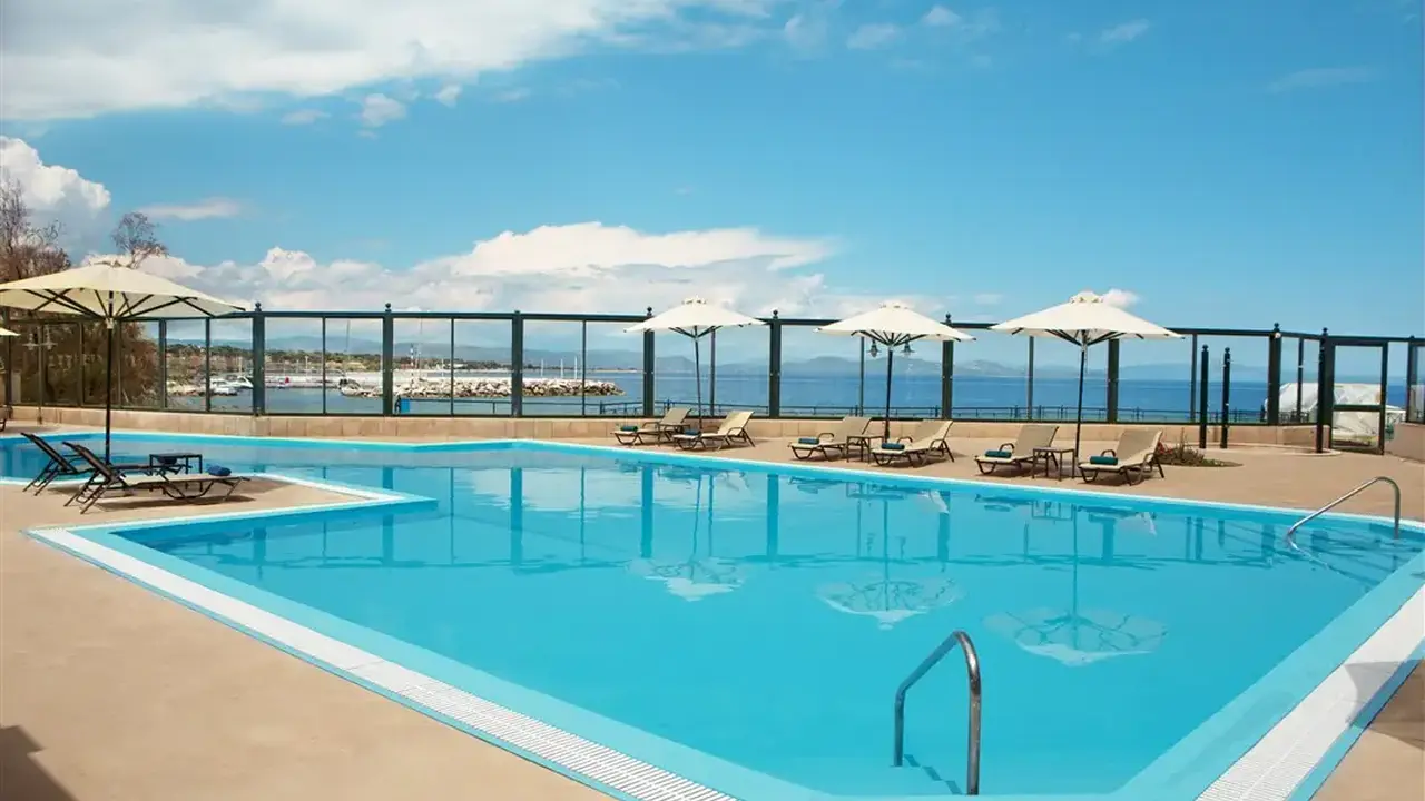 Hotel Ramada Attica Riviera
