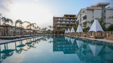 HOTEL REGINA PALM RESORT