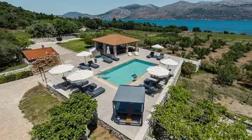 Hotel Remenata