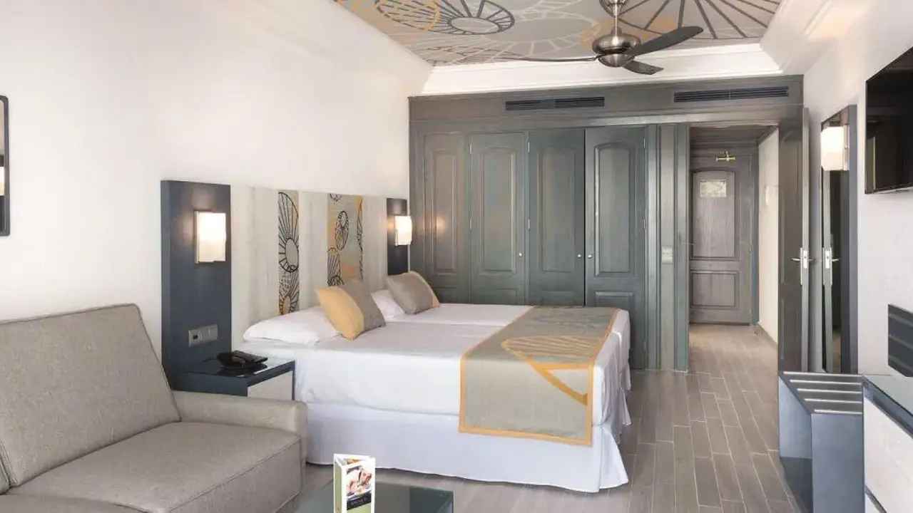 HOTEL RIU VISTAMAR