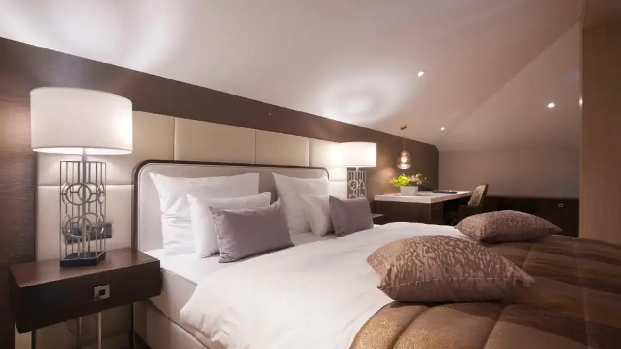 HOTEL RIVA BY AYCON