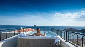 HOTEL RIVA BY AYCON