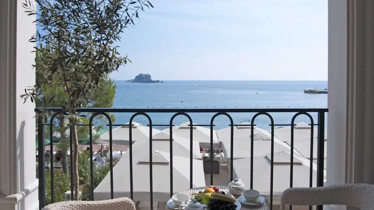 HOTEL RIVA BY AYCON