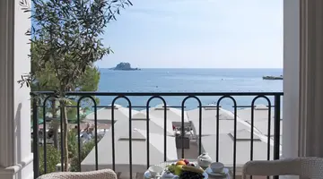 HOTEL RIVA BY AYCON
