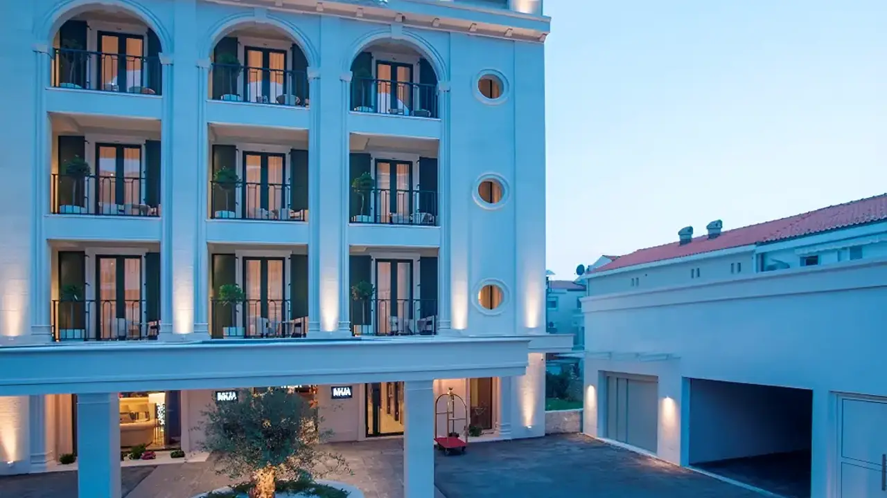 HOTEL RIVA BY AYCON