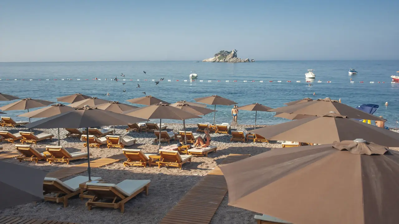 HOTEL RIVA BY AYCON
