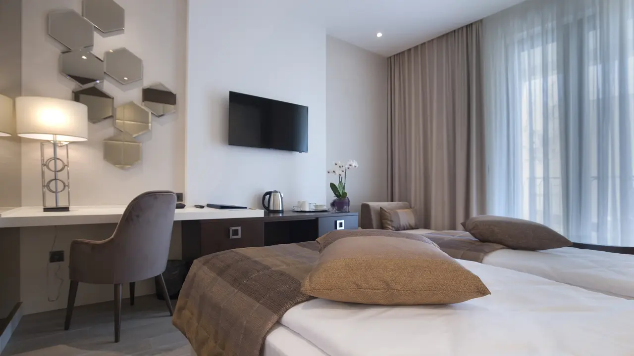 HOTEL RIVA BY AYCON