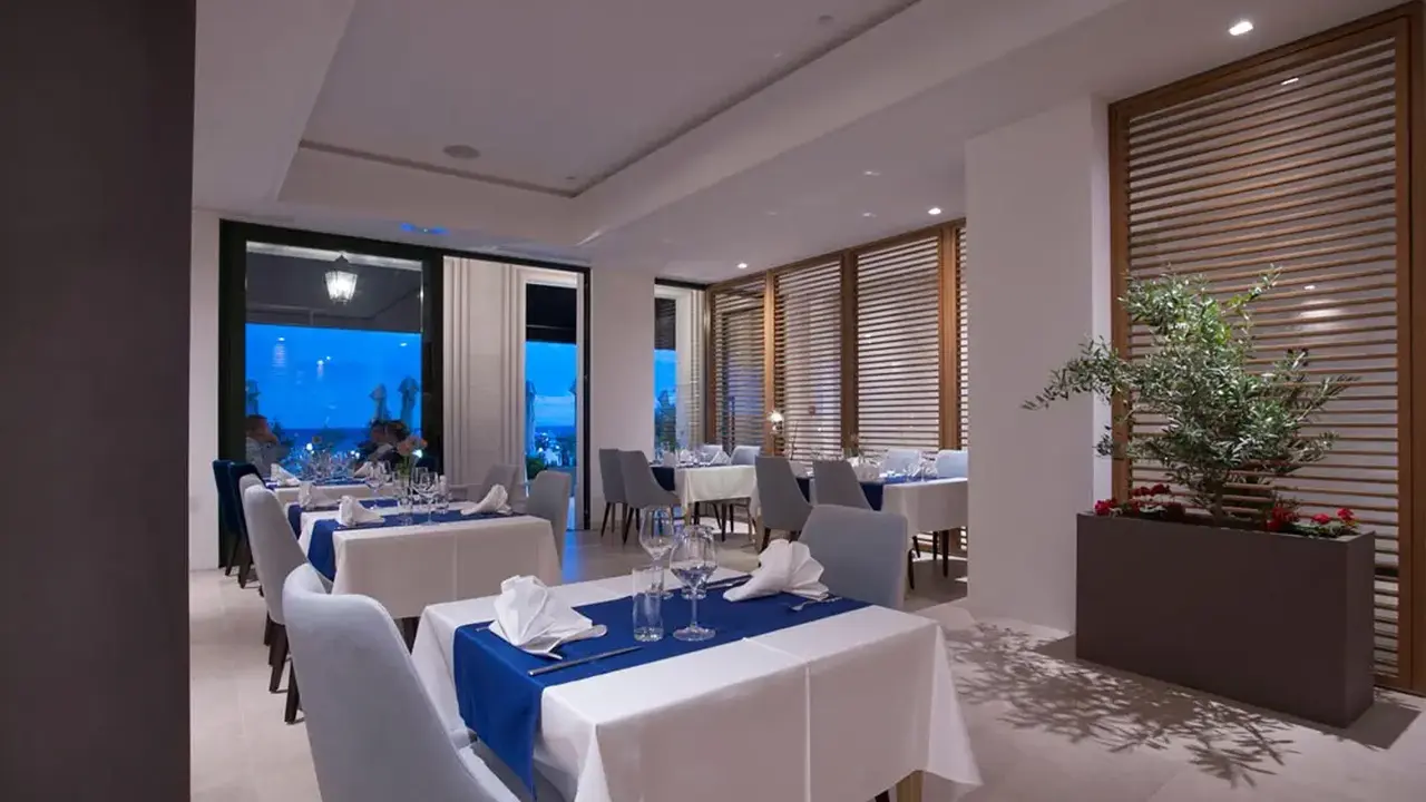 HOTEL RIVA BY AYCON