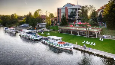 Hotel Roberts Port Lake Resort & SPA