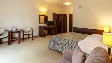 Hotel Roberts Port Lake Resort & SPA