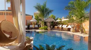 Hotel Royal Garden Villas