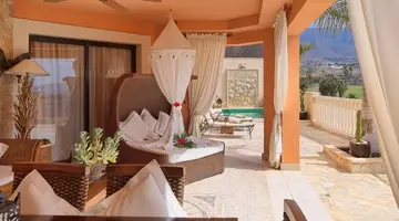 Hotel Royal Garden Villas
