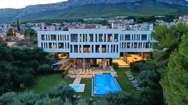 Hotel Salona Palace