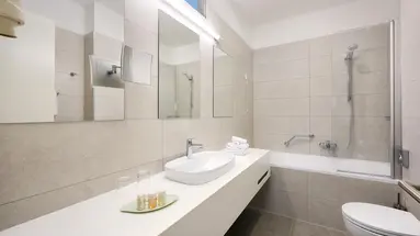 Hotel Salona Palace