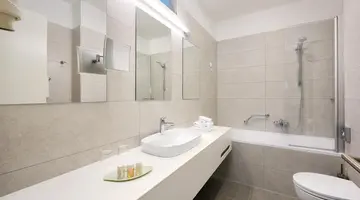 Hotel Salona Palace