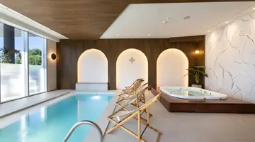 Hotel Salona Palace