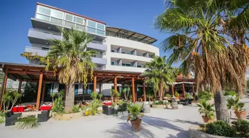 Hotel San Antonio, Podstrana