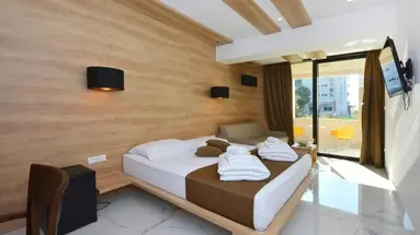 Hotel San Antonio, Podstrana
