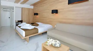 Hotel San Antonio, Podstrana