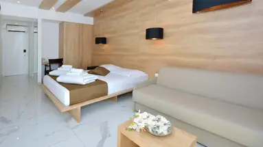 Hotel San Antonio, Podstrana